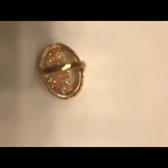 Sparkly statement ring - Picture 2 of 3